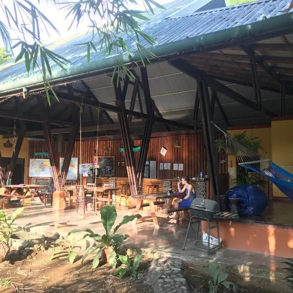 Luminosa Uvita Hostel, hotel v destinaci Uvita