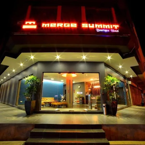 Merge Summit by Secoms, viešbutis mieste Teluk Intanas