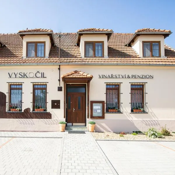 Penzion a vinařství Vyskočil Strachotín, hotel a Strachotín