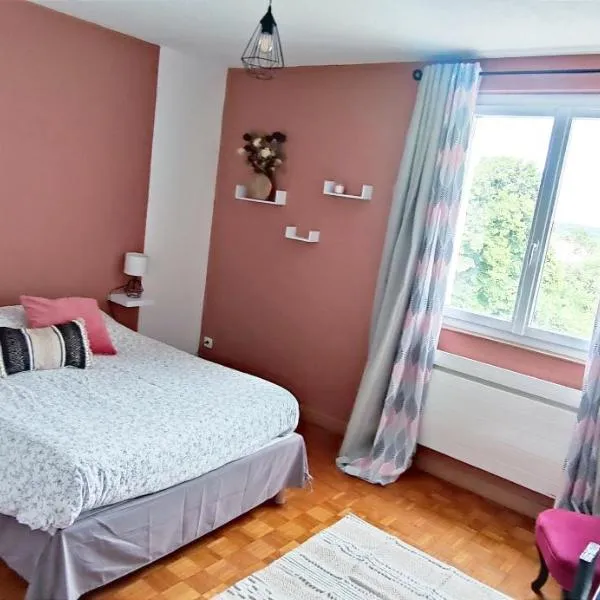 Le Relais de La Poste 2, hotel v destinaci Colombey-les-deux-Églises