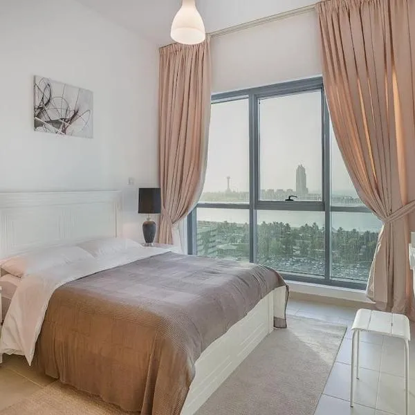GREAT 2 Bedroom Apartment (Sea View), hotel in Abu Dhabi