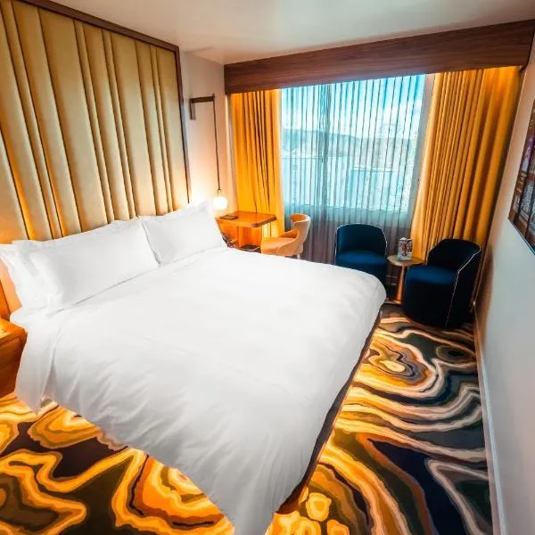 Superior East Wing Rooms by FIVE Zurich, hotell Zürichis