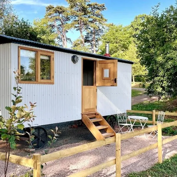 The Hereford Hut, Charming 1 bedroom Shepherds Hut, hotel di Callow