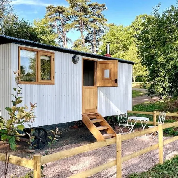 The Hereford Hut, Charming 1 bedroom Shepherds Hut, hotel a Kilpeck