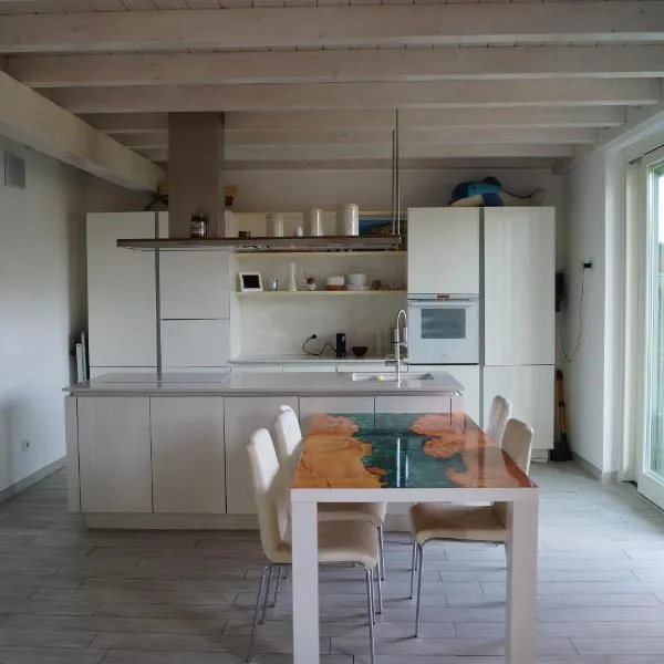 Charme Lake Loft, hotel v destinaci Ispra