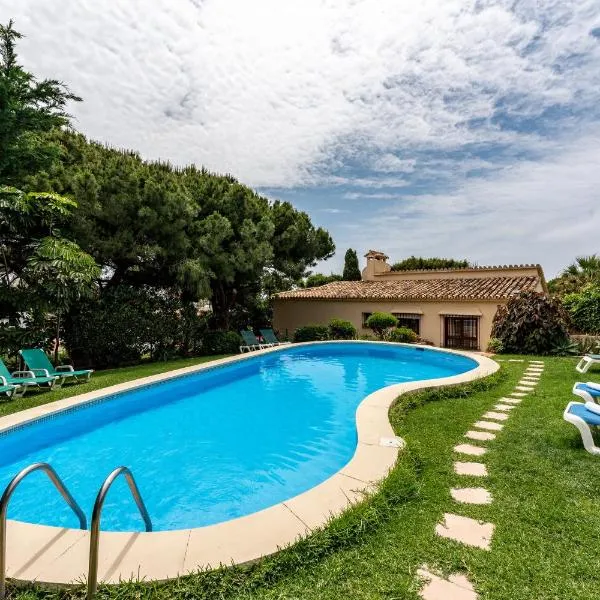 Art Gallery House, hotel v destinaci La Cala de Mijas