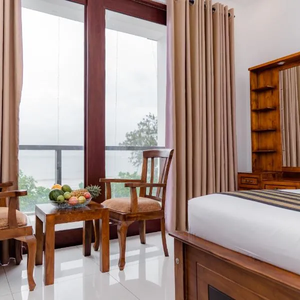 Centhara Beach Weligama, hotel in Weligama