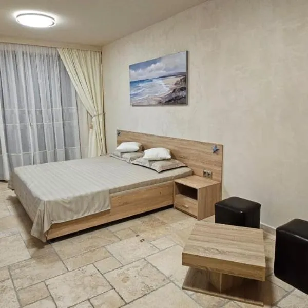 Jxn KR Studio, hotel in Topola