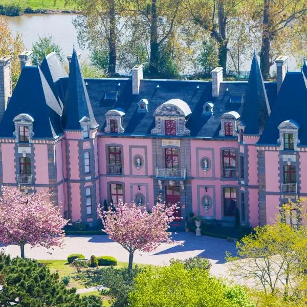 Château Hôtel Du Colombier, hotel di La Ville-ès-Nonais