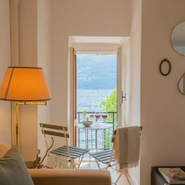 Il Porticciolo by Rent All Como, hotel v destinácii Carate Urio