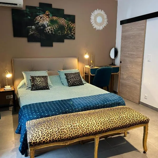 La CORSA CHAMBRE FAMILIALE DELUXE, hotel v Narbonne