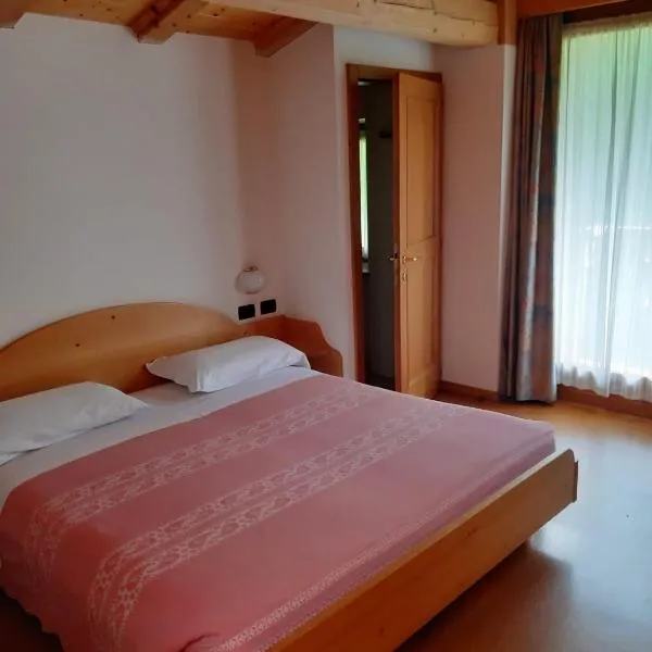 Albergo Scoiattolo, hotel v destinaci Tret