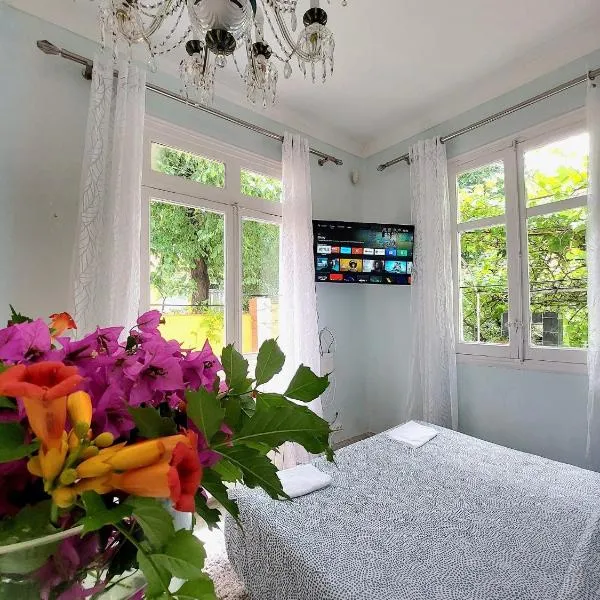 N1 Casa de Madrid - greenpeace line, Hotel in Madrid