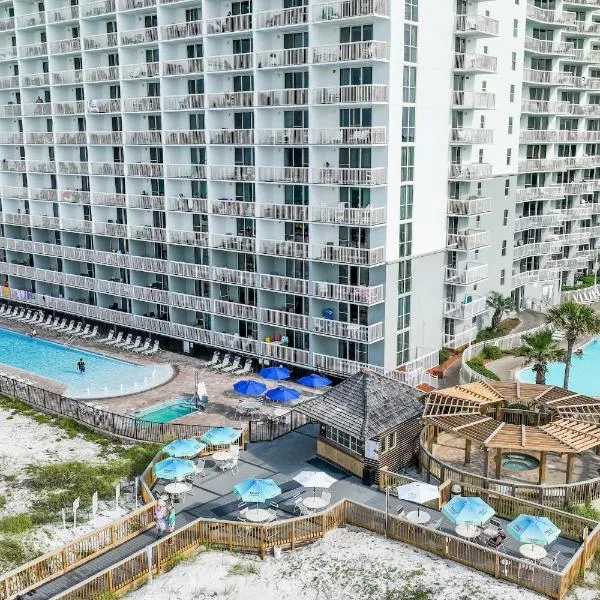Pelican Beach Resort Condos, hotel in Destin