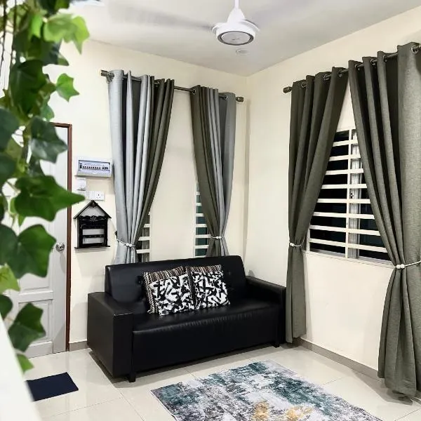 DeAsmarra Homestay, hotel v destinaci Tanjung Piandang