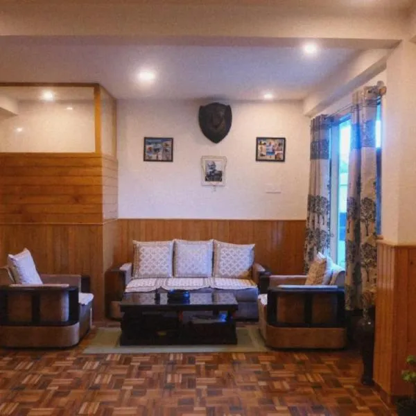 Alpine Lodge And Stays, hotel in Shangarh