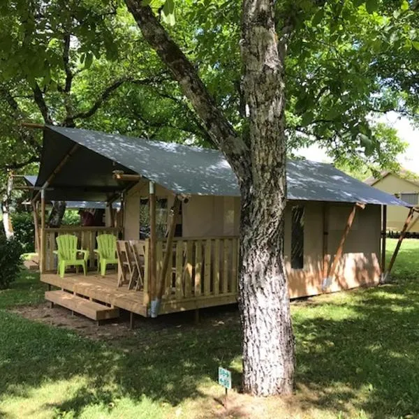 Camping Le Mondou, hotel v destinaci Saint-Julien-de-Lampon
