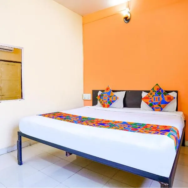 FabExpress Ravikiran - In Dhankawadi, hotel v destinaci Māngvādi