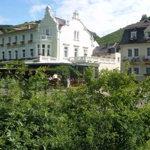 Hotel Schön، فندق في Trechtingshausen