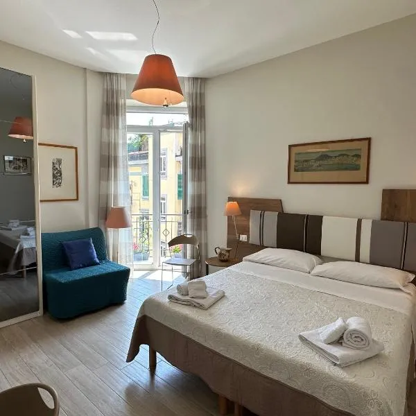 Domus Luca - Central Rooms in the Heart of Naples, hotel en Nápoles