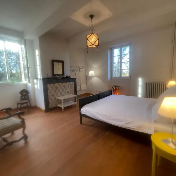 Domaine Le Berdoy, hotel v destinaci Montesquiou