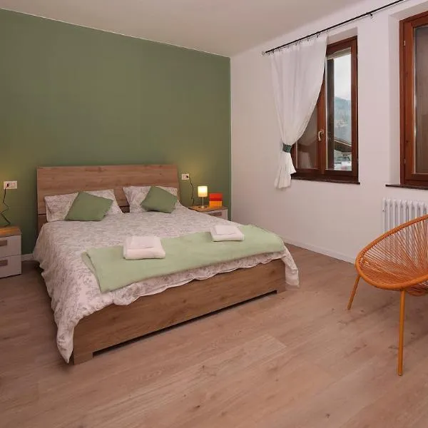 Arché Verzegnis - unità abitativa ammobiliata ad uso turistico, hotel v destinaci Chiàicis