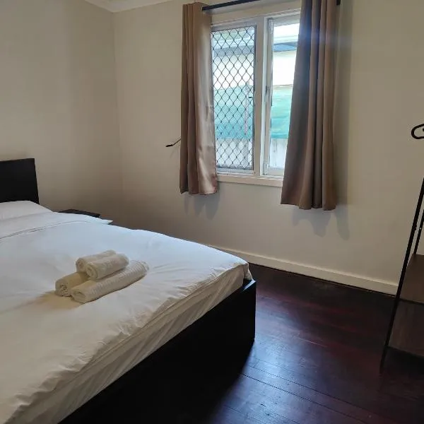 S&S Guest House, hotel en Wongong