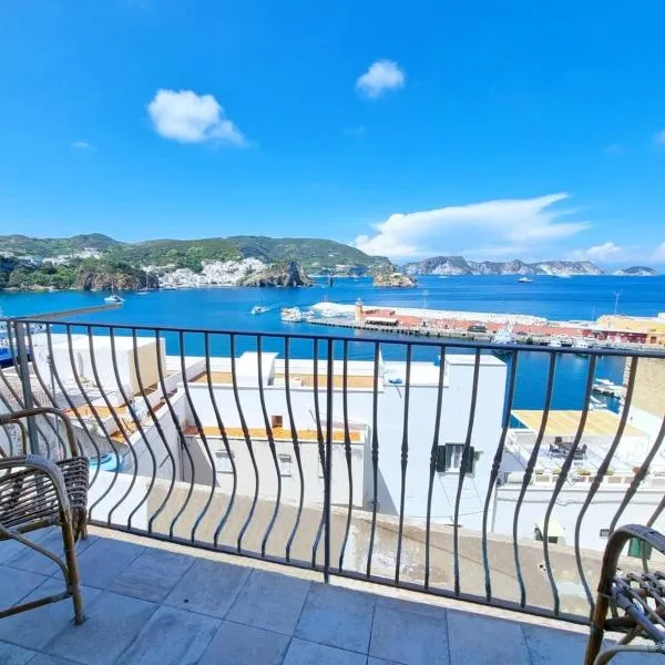 Maridea - Corso Umberto, hotel v Ponze