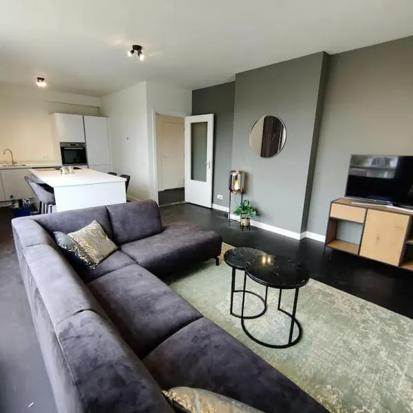 k50159 Spacious and modern apartment near the city center, free parking, hotel en Eindhoven