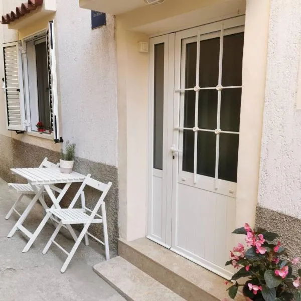 Kovacine apartment, hotel Cresben