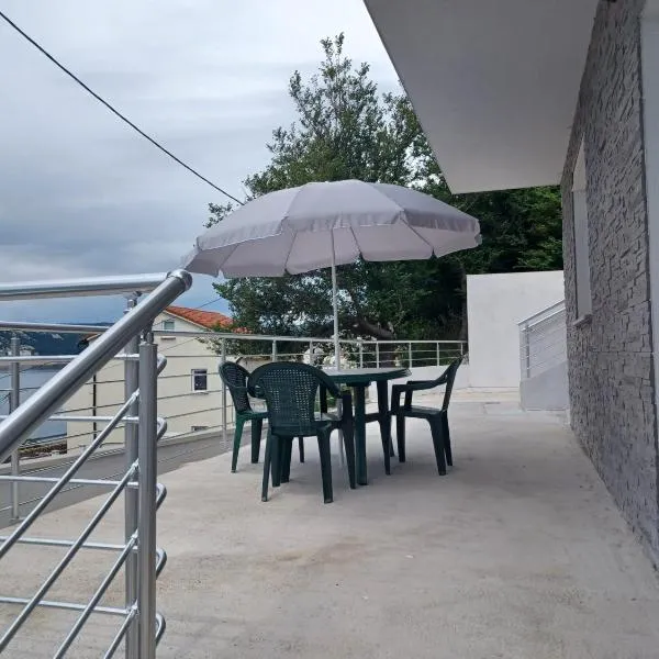 Studio Apartment Dona – hotel w mieście Bakarac