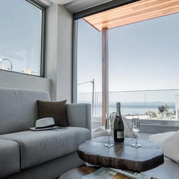 King's & Queen's Afitos - Suites With Private Pool，阿菲托斯的飯店