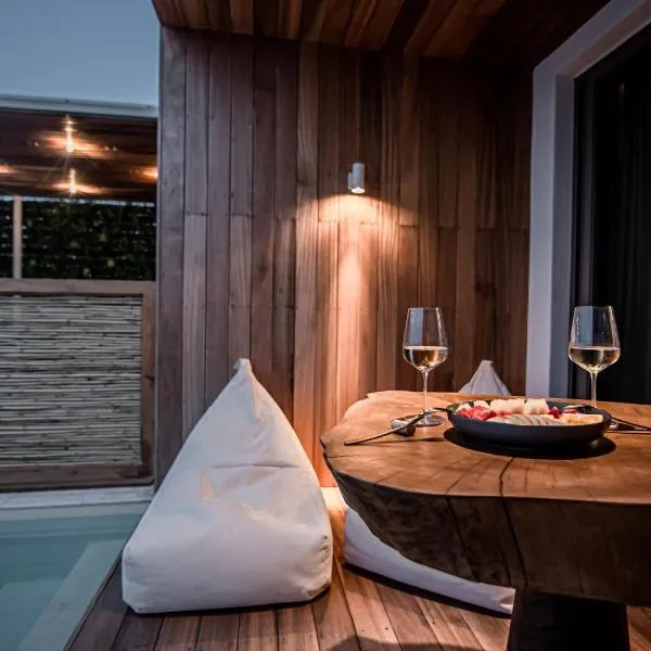 King's & Queen's Afitos - Suites With Private Pool, hotel v destinaci Afitos