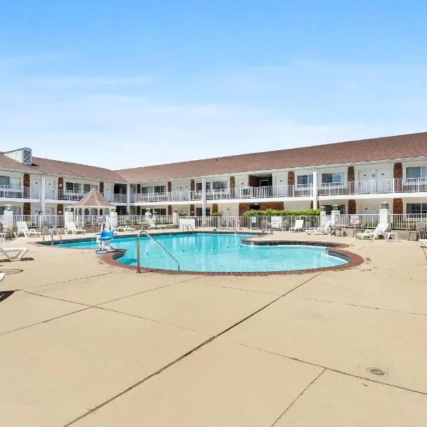 로즈빌에 위치한 호텔 Days Inn & Suites by Wyndham Roseville/Detroit Area