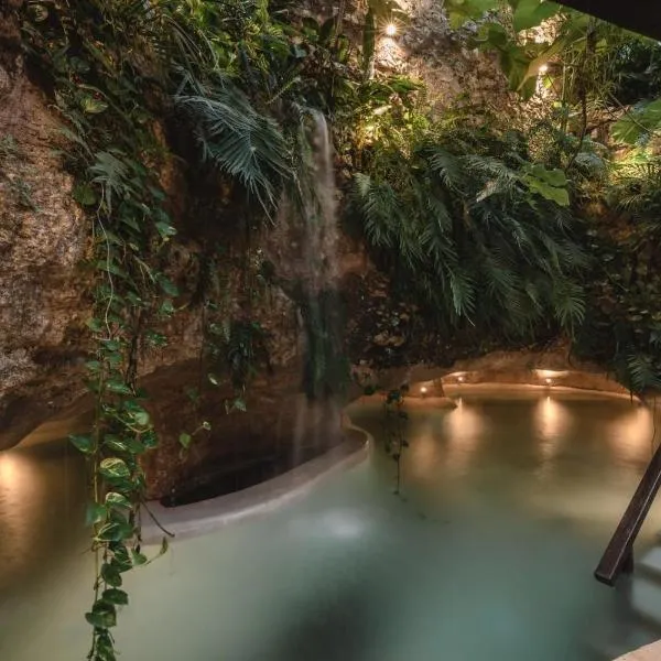 Hotel Sutuk, готель у місті Вальядолід