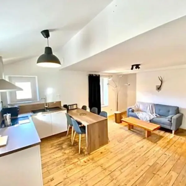 Le Chalet - Appartement 5 personnes avec parking, hotel a Savignac-les-Ormeaux