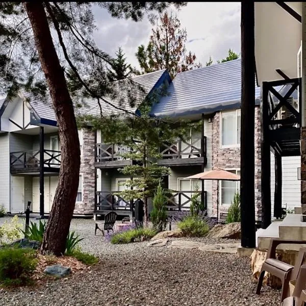 Furano Lofts & Chalet, hotel i Furano