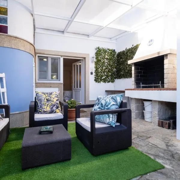 Estudio Delfín Azul Playa Ezaro, хотел в Думбрия