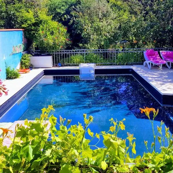 80 m2 appartement indépendant, 4 personnes et plus, piscine et jardin Direct Gare Aéroport, hotel in Toulouse