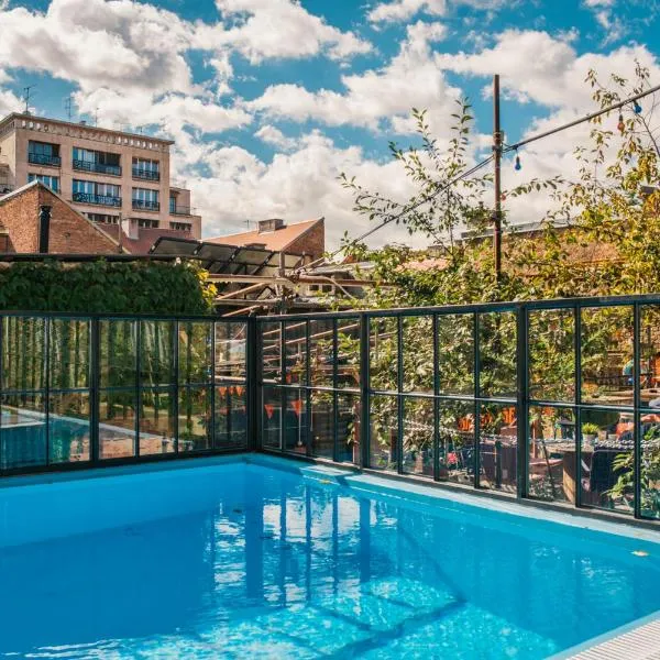 Stay Swanky Bed & Breakfast, ξενοδοχείο στο Ζάγκρεμπ