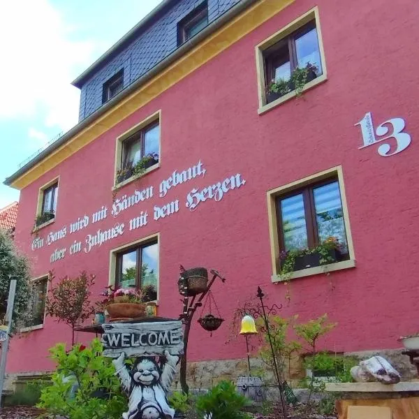 Ferienwohnung "Spatzennest", hotel in Pirna