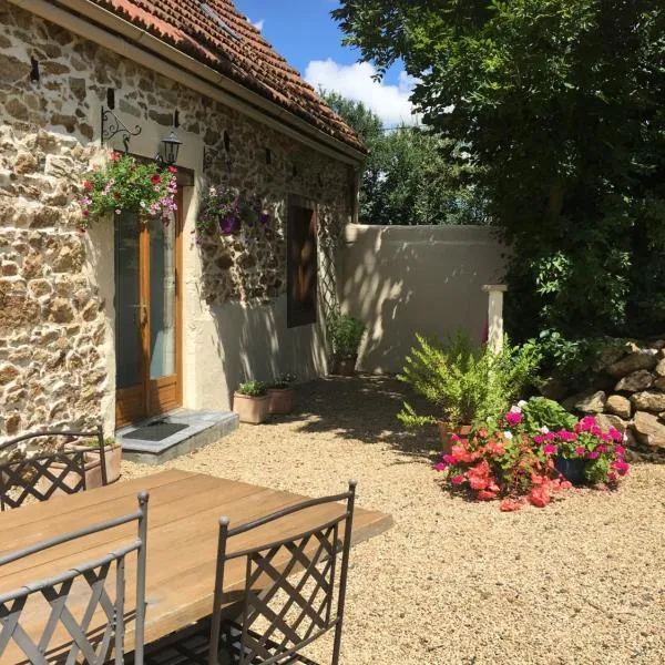 Gites du Manoir, hotel em Runan