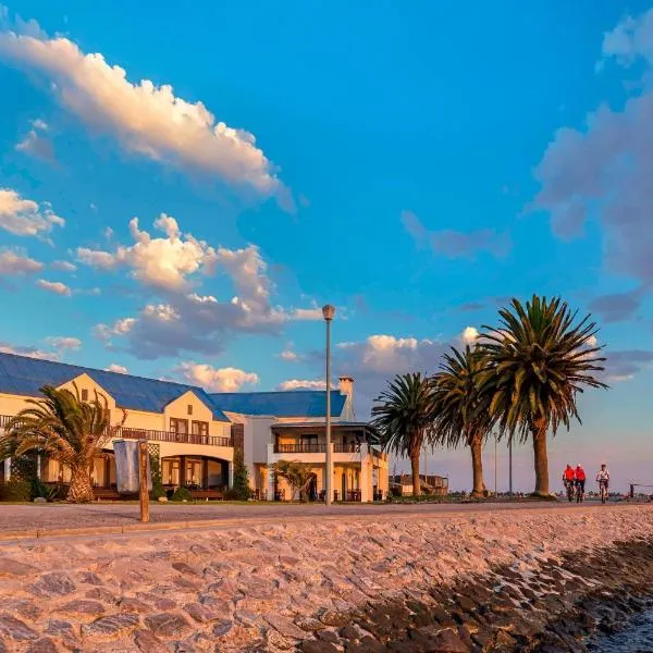 Protea Hotel by Marriott Walvis Bay Pelican Bay, готель у місті Волфіш-Бей