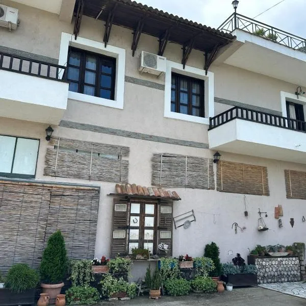 bed & breakfast Local Living Edi, hotel in Berat