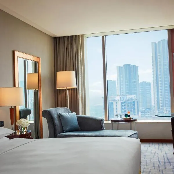 Renaissance Wuhan Hotel, hotell i Qingshan