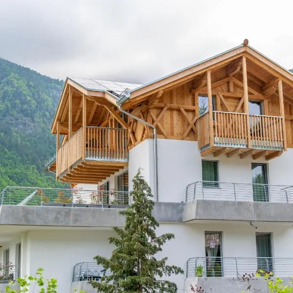 Dolomites Chalet Wolf, hotel v destinaci Molveno