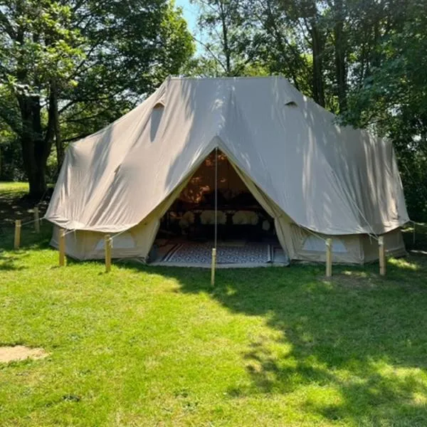 Superior Luxury Large Emperor Tent, отель в городе Stoke Goldington