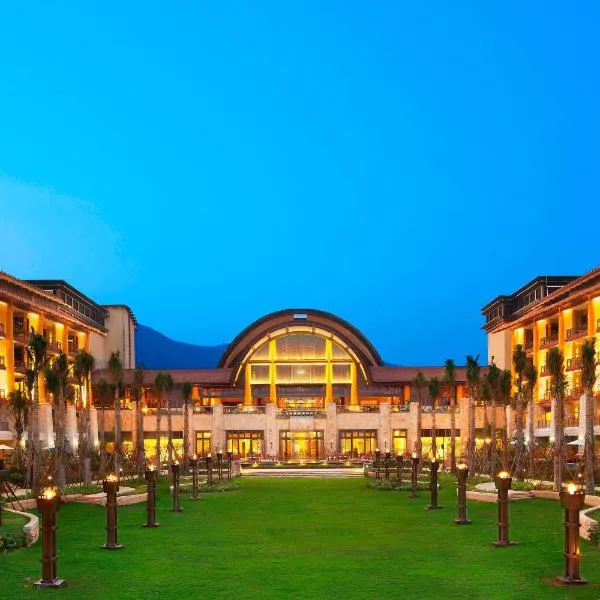 The St. Regis Sanya Yalong Bay Resort, hotel u gradu Hongsha