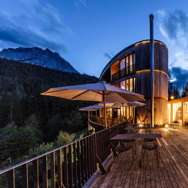 Hotel Arnica Scuol - Adults Only, hotel in Ardez