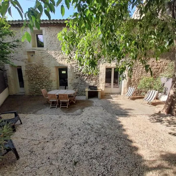 Gite Esprit Colibri, hotel in Pont-Saint-Esprit